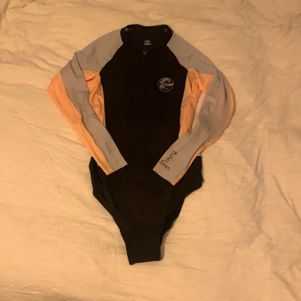 Women’s O’Neill Rashguard Wetsuit 🏄🏼‍♀️